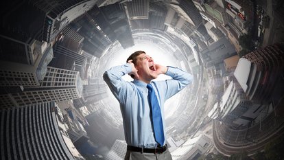 Surtaxe pour rembourser la taxe illégale sur les dividendes : entre injustice et racket, sont-ils devenus fous ?